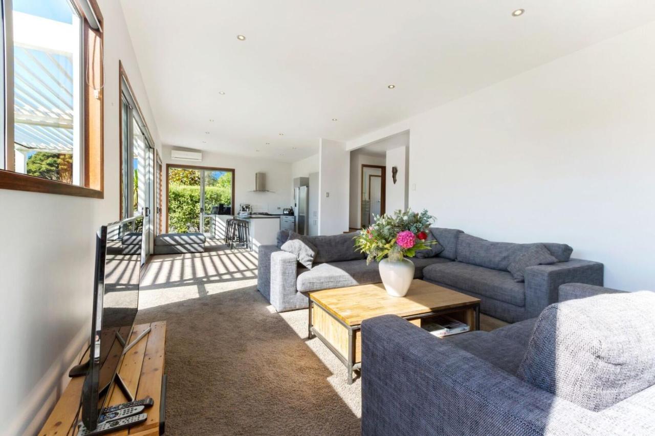 Karaka Sanctuary With Spa Pool By Waiheke Unlimited Oneroa Room photo