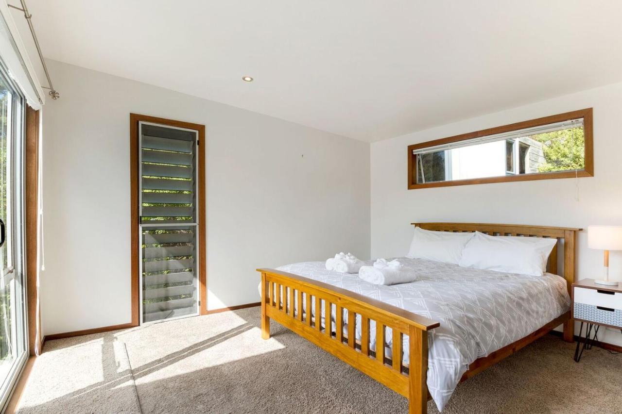 Karaka Sanctuary With Spa Pool By Waiheke Unlimited Oneroa Room photo