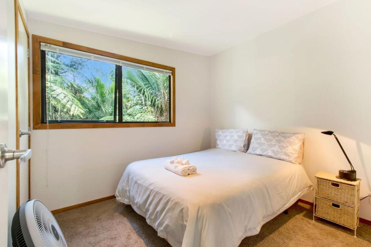 Karaka Sanctuary With Spa Pool By Waiheke Unlimited Oneroa Room photo