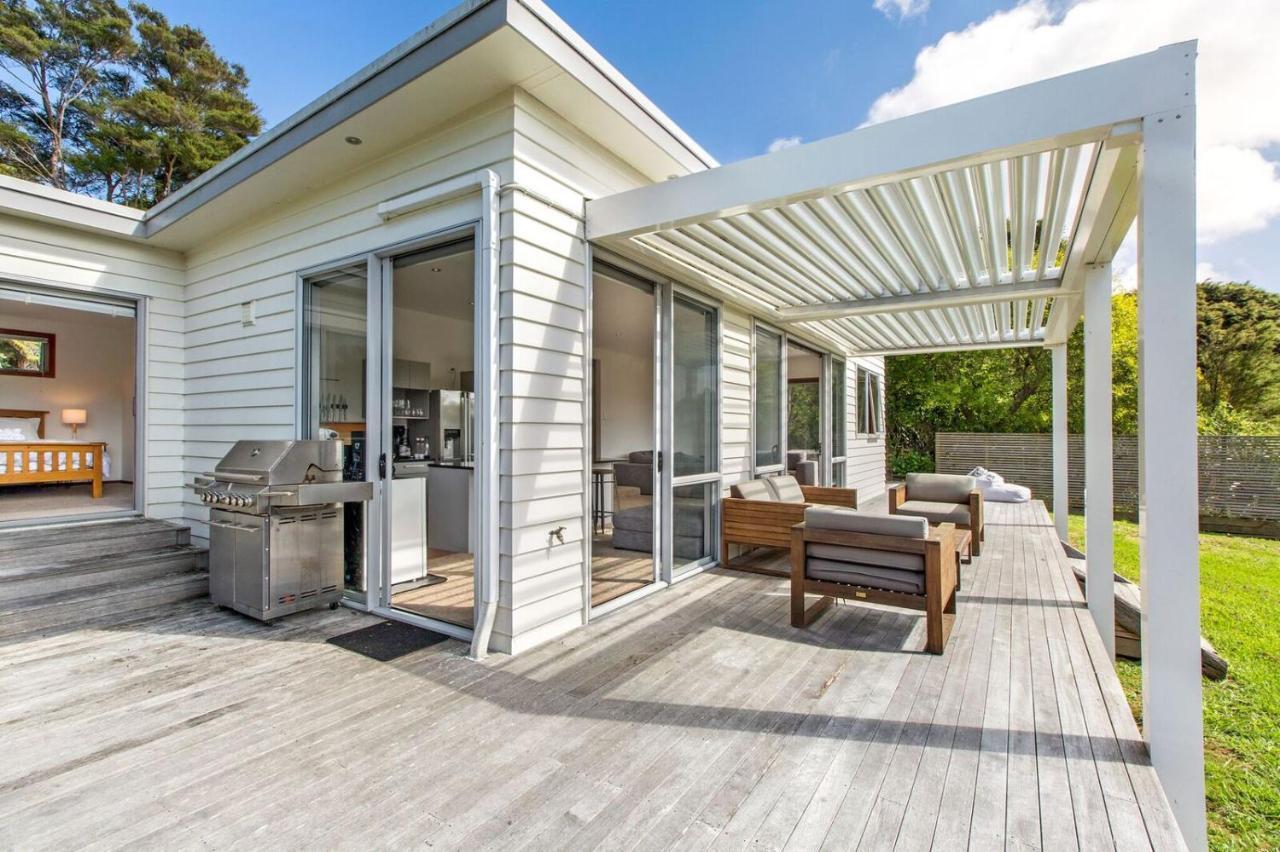 Karaka Sanctuary With Spa Pool By Waiheke Unlimited Oneroa Room photo